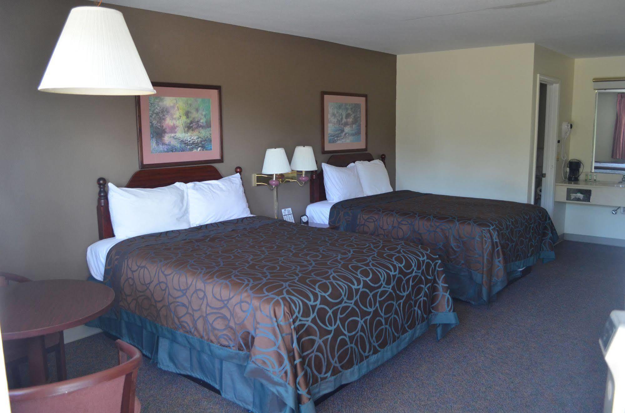 Madison Inn Lodge Fredericktown ภายนอก รูปภาพ