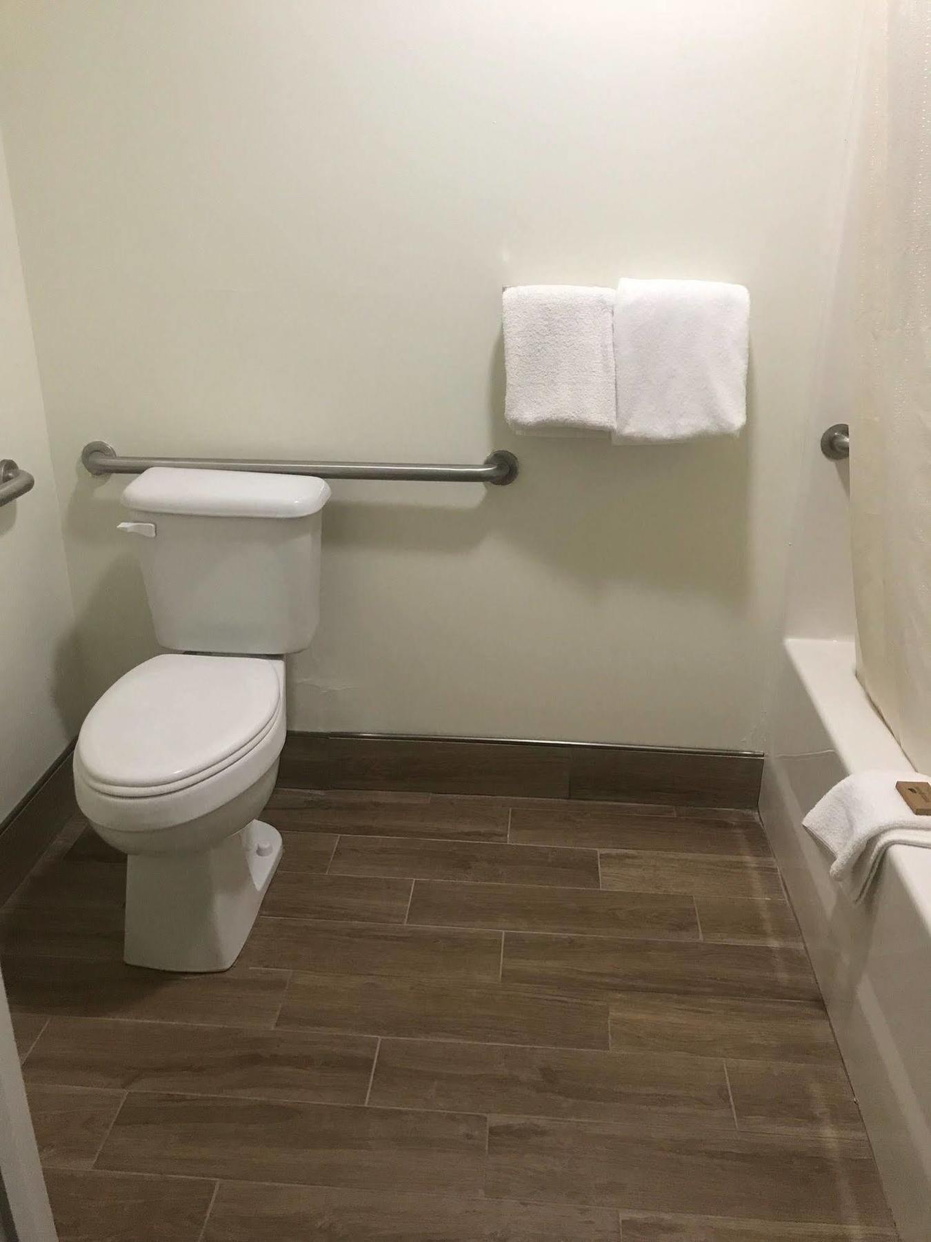 Madison Inn Lodge Fredericktown ภายนอก รูปภาพ