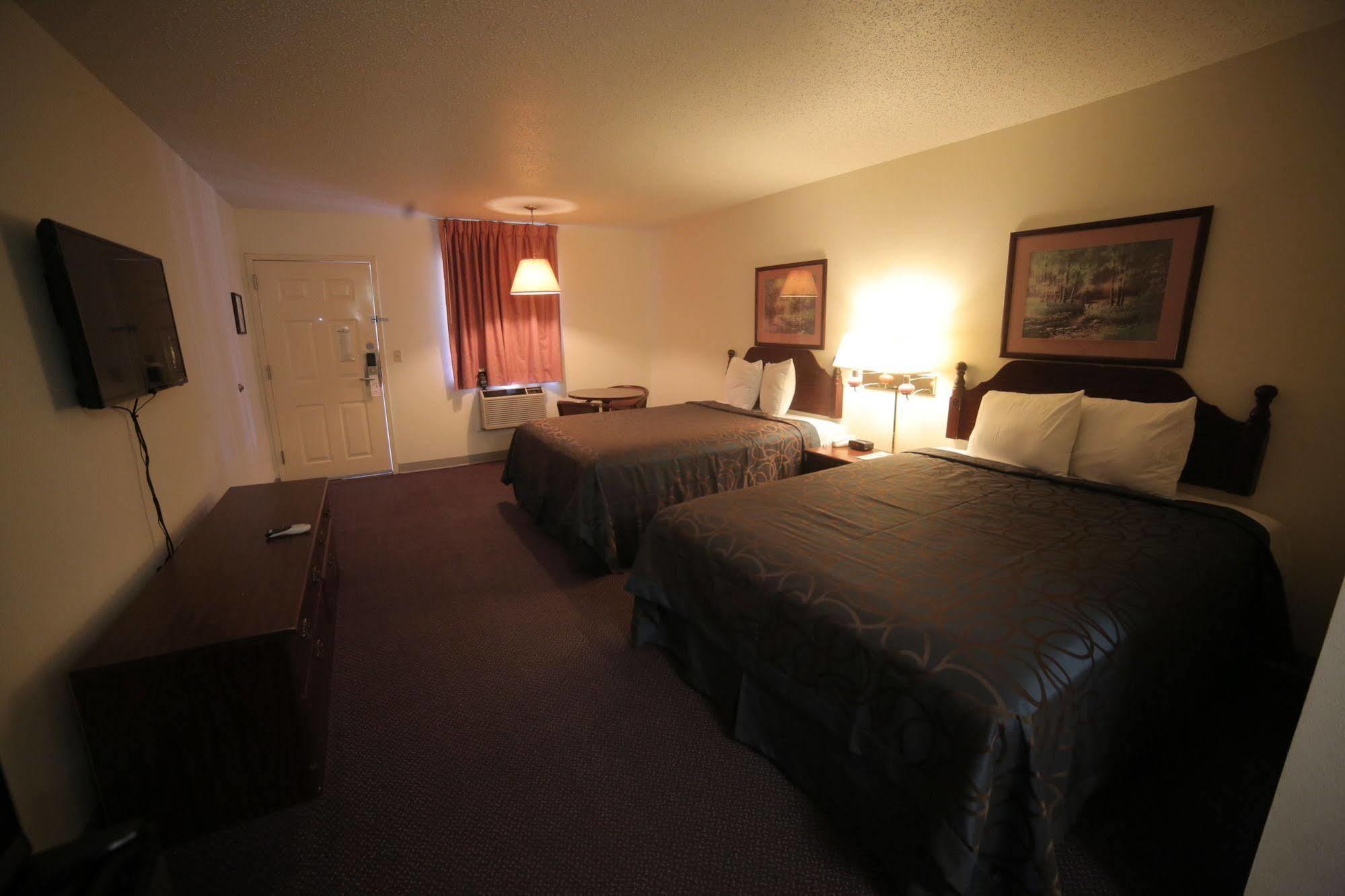 Madison Inn Lodge Fredericktown ภายนอก รูปภาพ