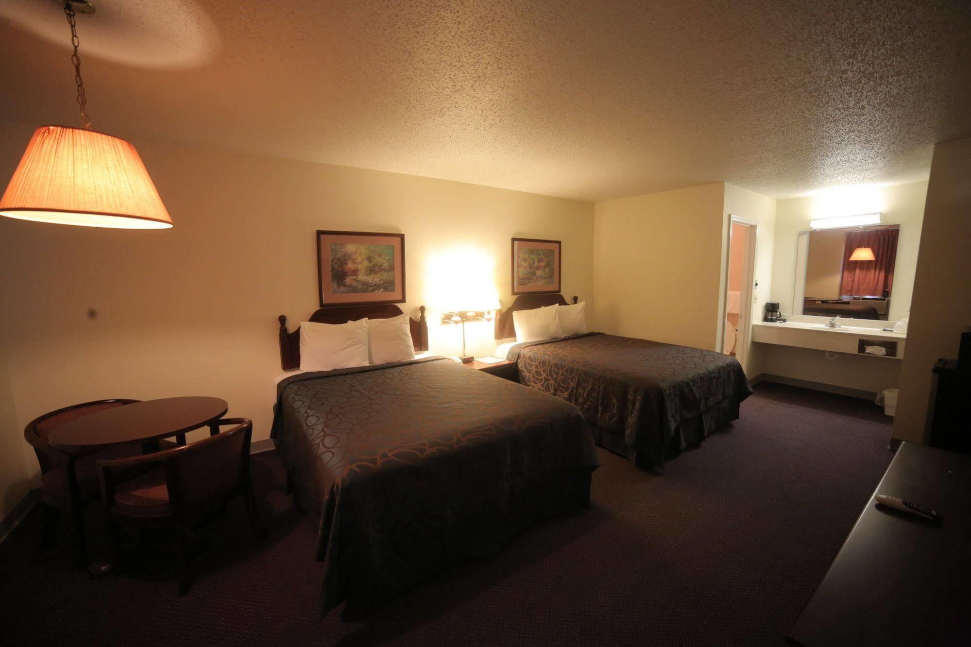 Madison Inn Lodge Fredericktown ภายนอก รูปภาพ